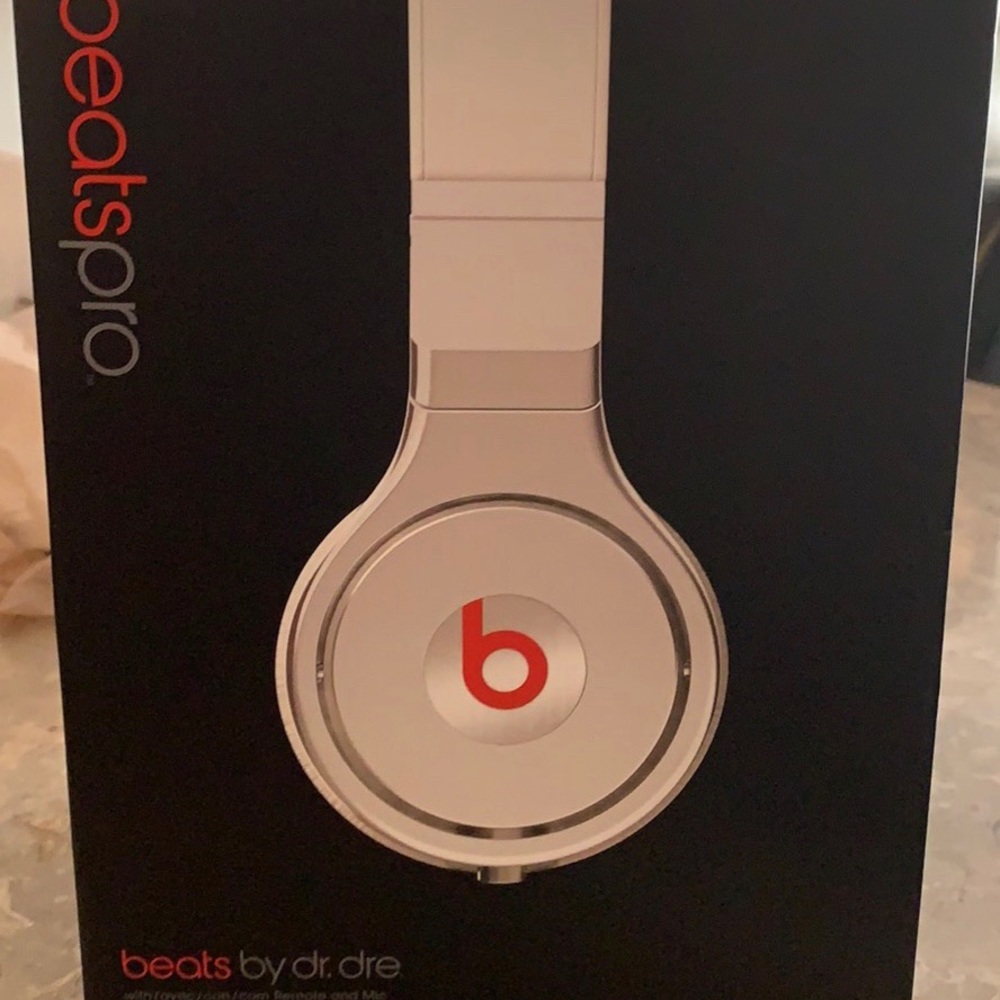 *SOLD* BeatsPro by Dre